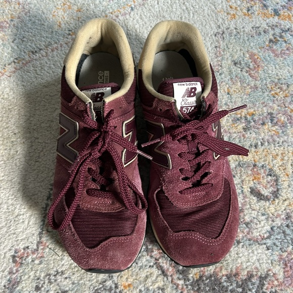New Balance classic 574 sneakers Men US size 9.5 - Picture 2 of 4